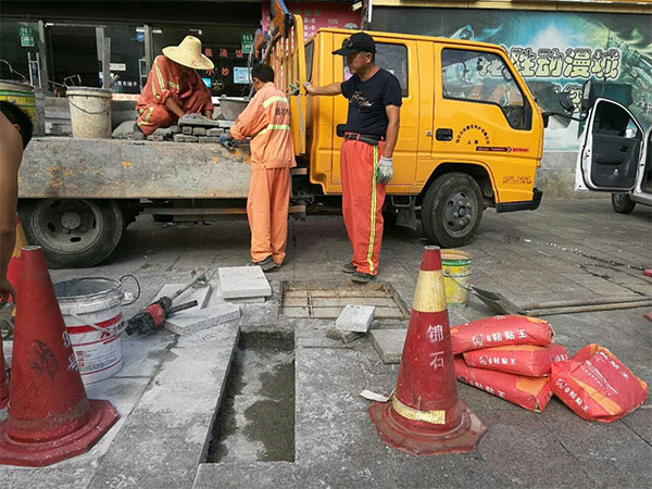 上海金山區(qū)人行道破損搶修